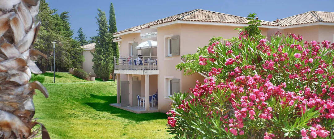 Appartement à LA LONDE-LES-MAURES