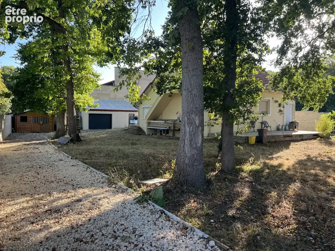 Maison familiale avec jardin, deux terrasses et garage - photo 2