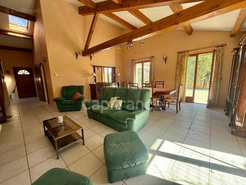 Maison à MOULES-ET-BAUCELS