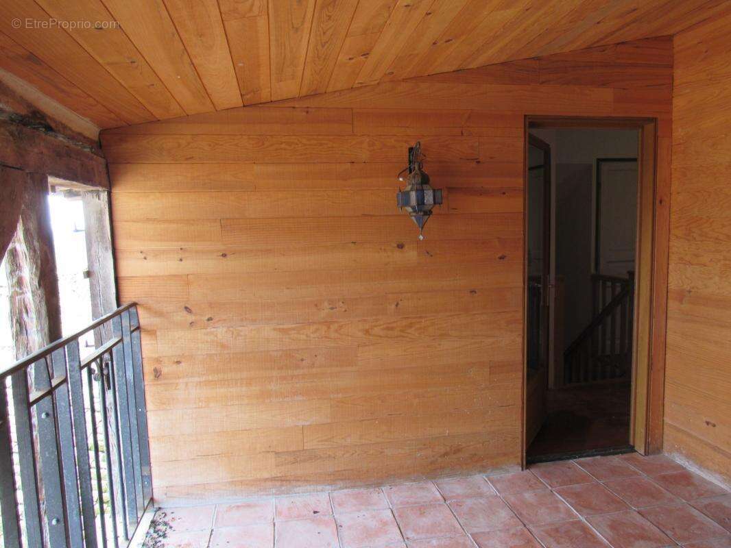 Grande maison medievale  de village entierement renovee dpe en b avec une petite maison qui sert de garage   290000€ - photo 39