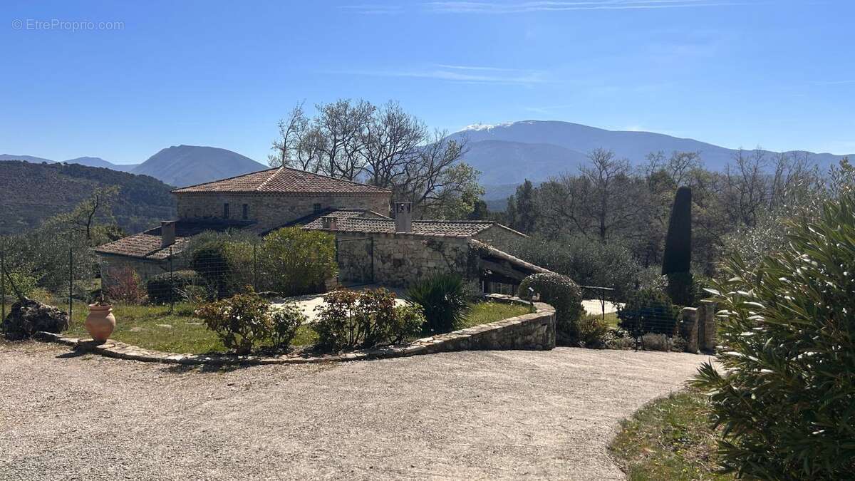 Maison à ENTRECHAUX