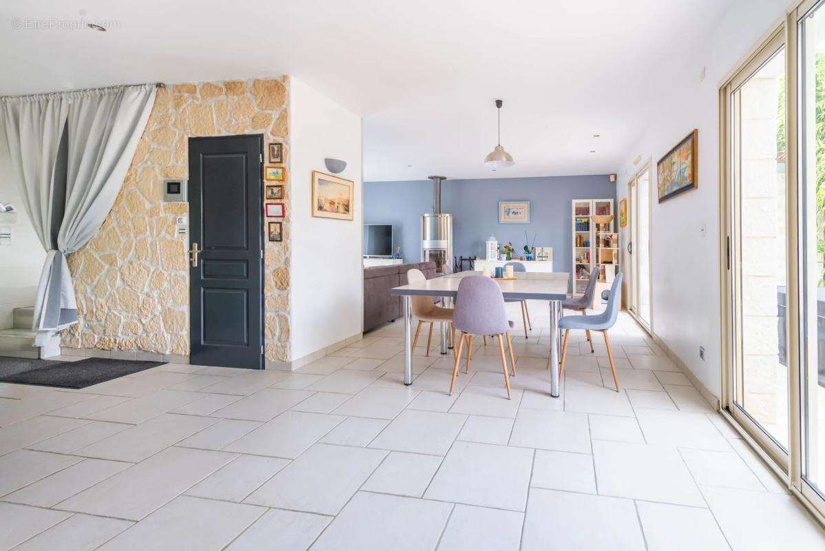 Maison de 8 pièces de 180 m² à Jambville - photo 3