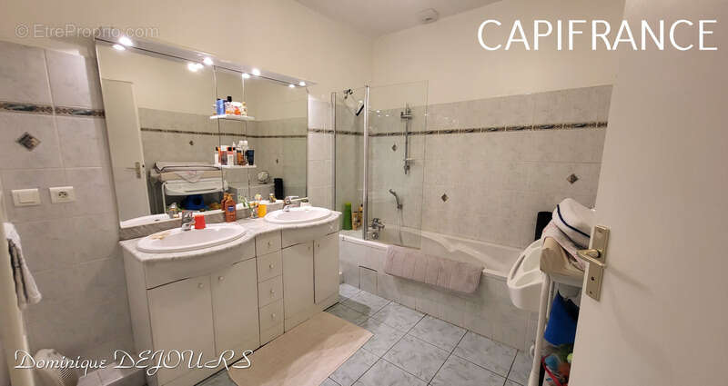 Maison à SAINT-SAUVEUR-DE-MONTAGUT