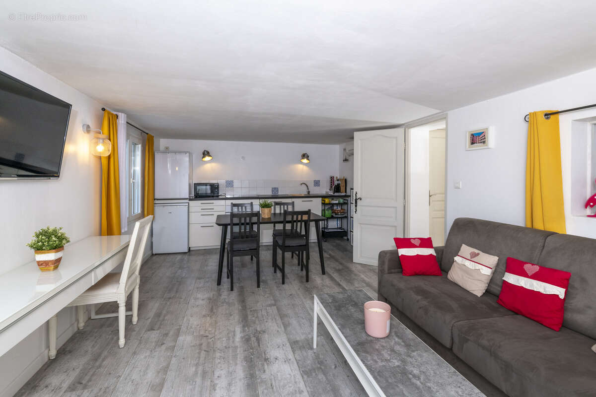 Maison à SIX-FOURS-LES-PLAGES