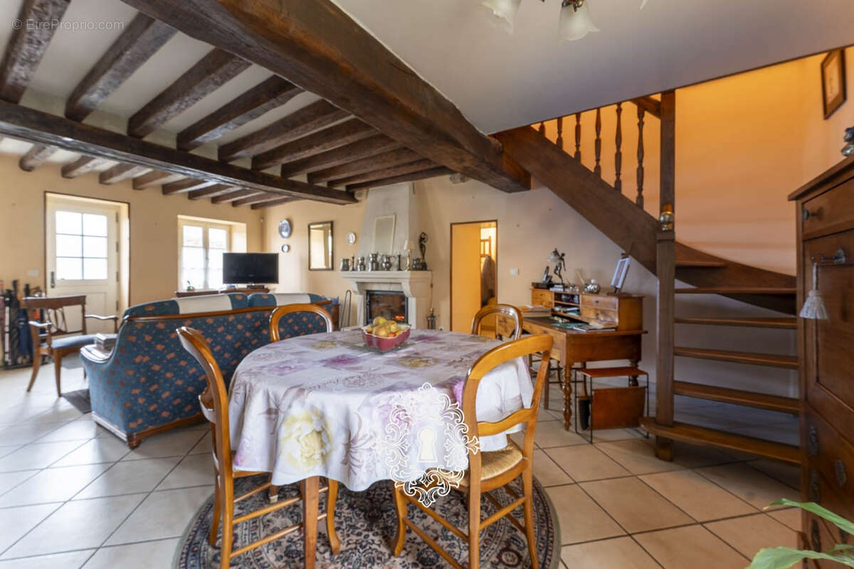 Maison à DONNEMARIE-DONTILLY