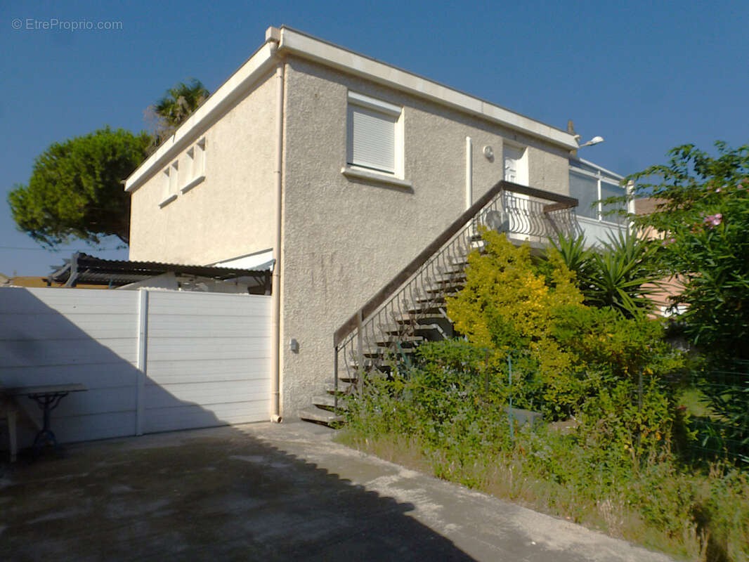 Immeuble de rapport à 250m de la plage !! - photo 2