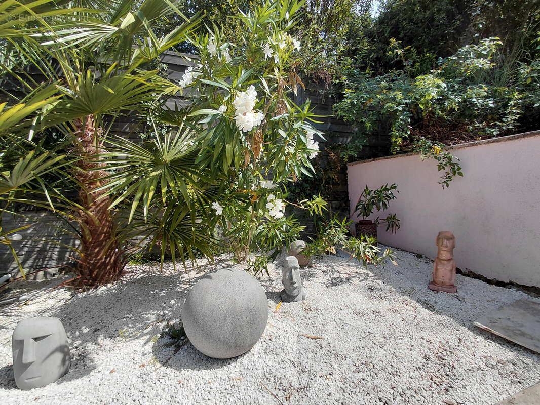 Maison récente de plain-pied avec Piscine et garage double - photo 19