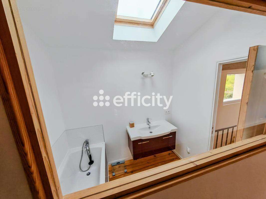 Maison 175 m² à Berson  - photo 17