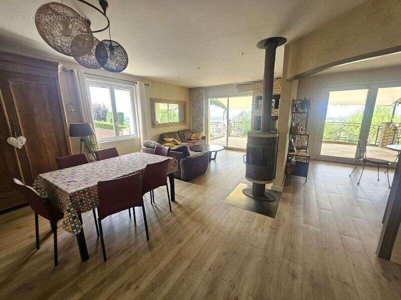 Maison 150 m² à Montrond-Les-Bains  - photo 4