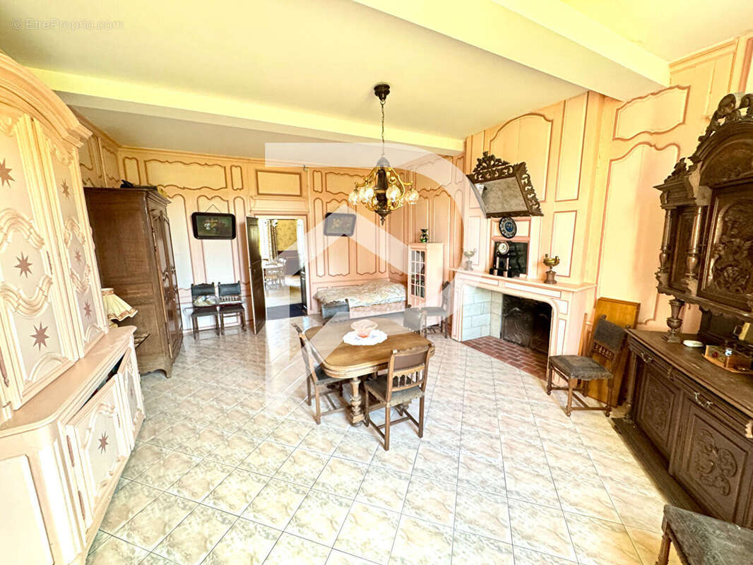 Maison à AMBONVILLE