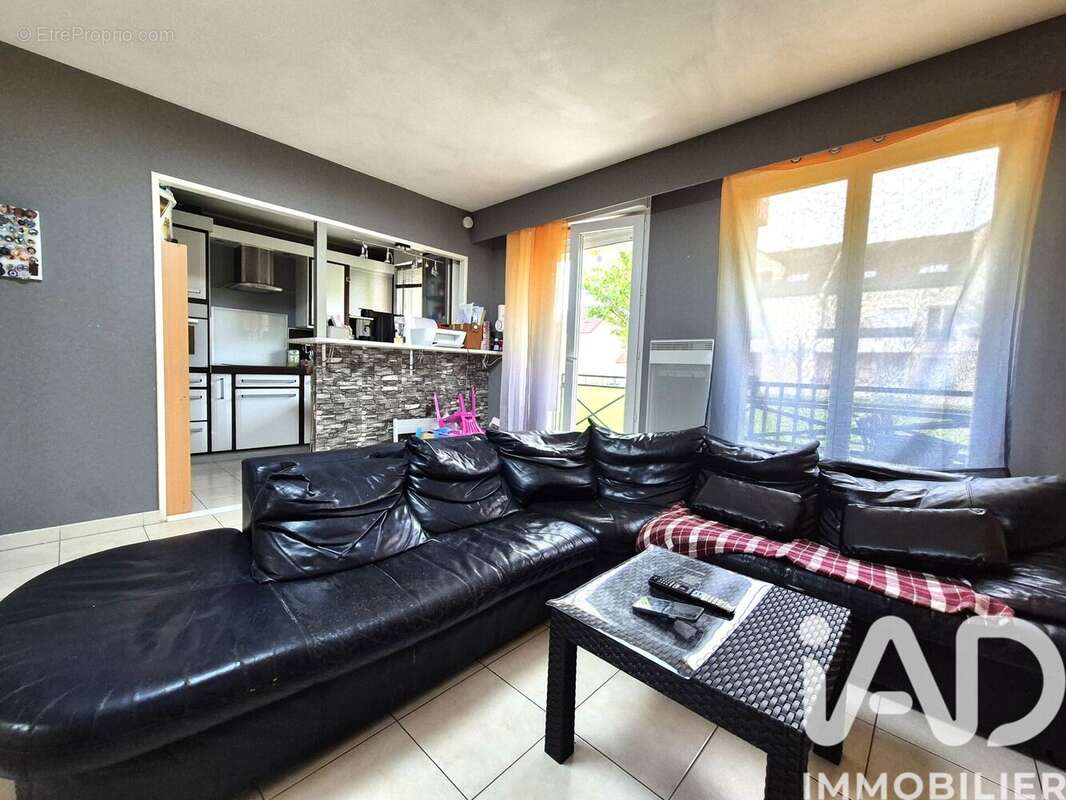 Photo 2 - Appartement à JUILLY