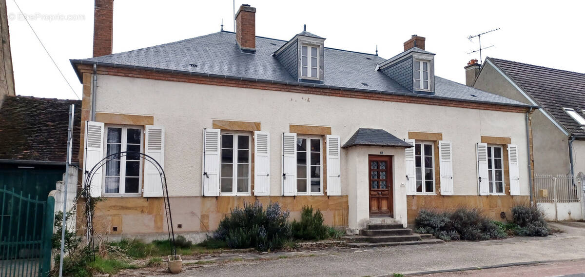 Maison à SAINT-MENOUX