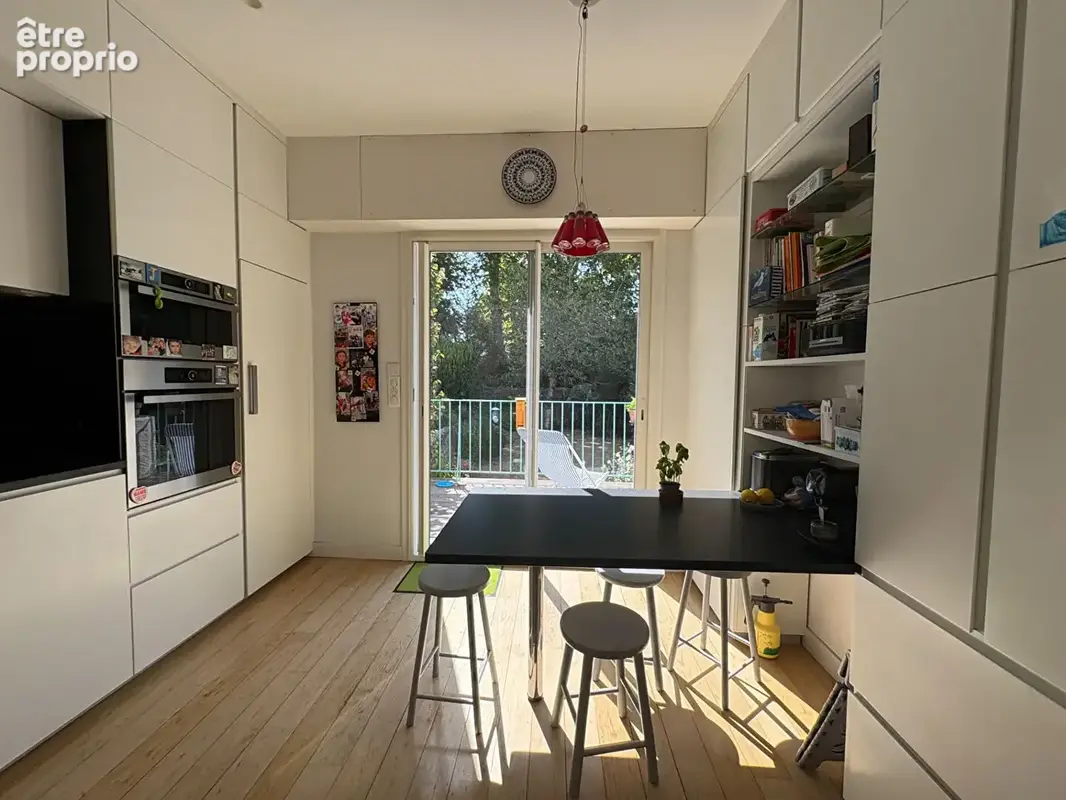 aison familiale de 138.69 m² de caractère avec 5 chambres, sous-sol complet et stationnement - photo 4