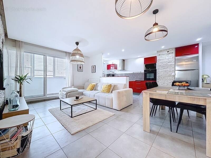 Appartement à RILLIEUX-LA-PAPE