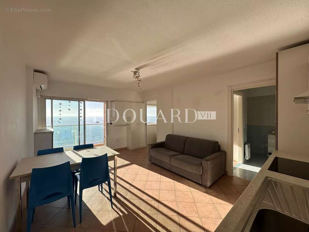 Appartement à ROQUEBRUNE-CAP-MARTIN