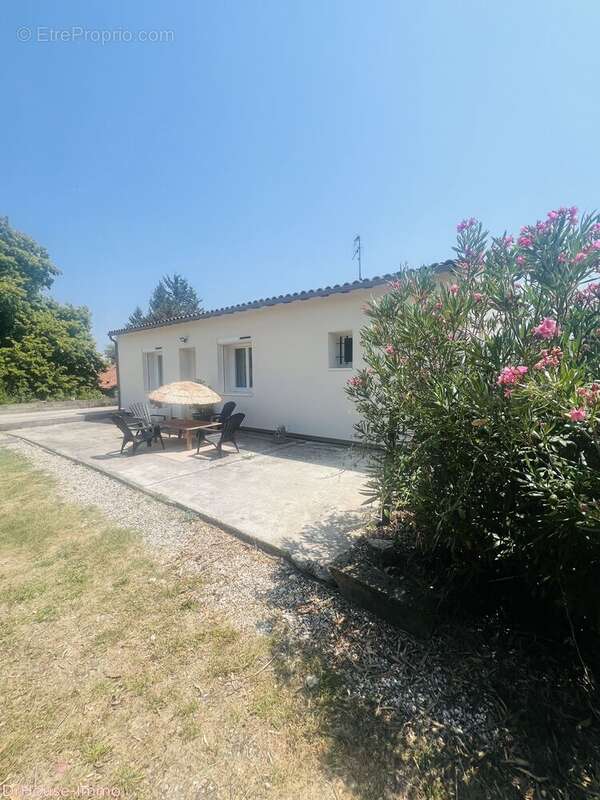 Maison 155 m² à Villamblard  - photo 2