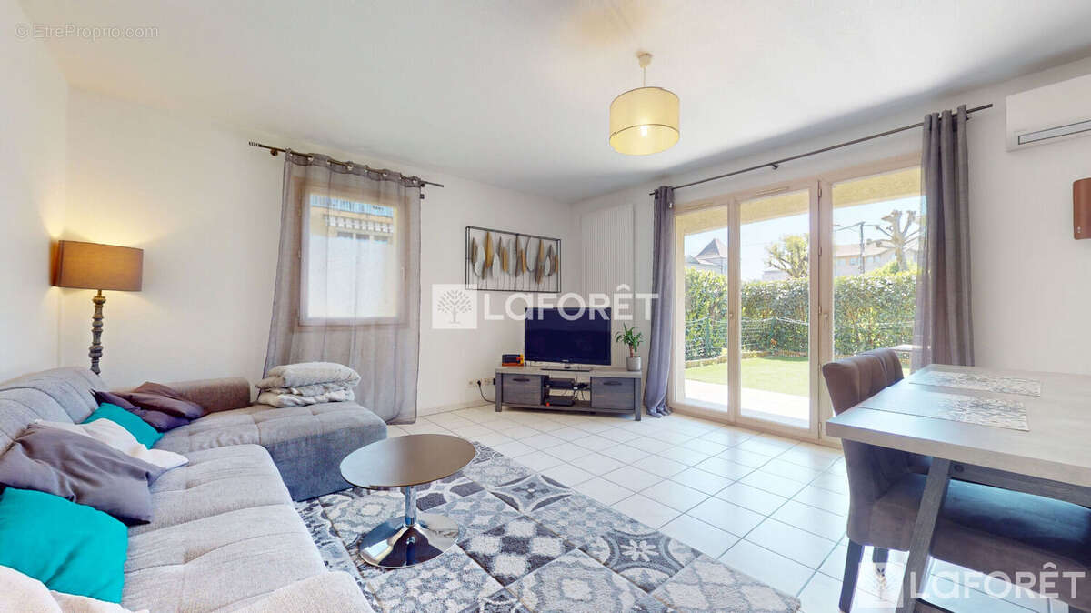 Appartement à JASSANS-RIOTTIER