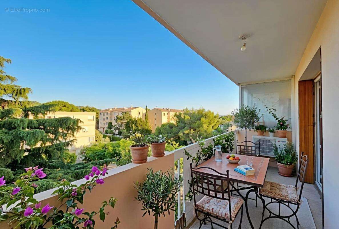 A vendre sanary 83110, appartement t2 proche port entierement renove terrasse - photo 4