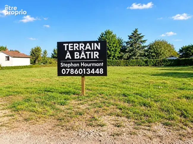 Terrain à SAINT-FARGEAU-PONTHIERRY