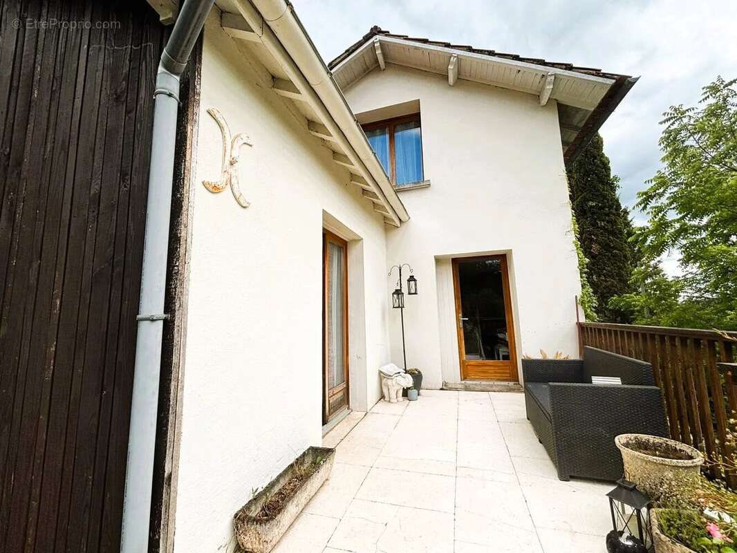 Maison à QUEYSSAC