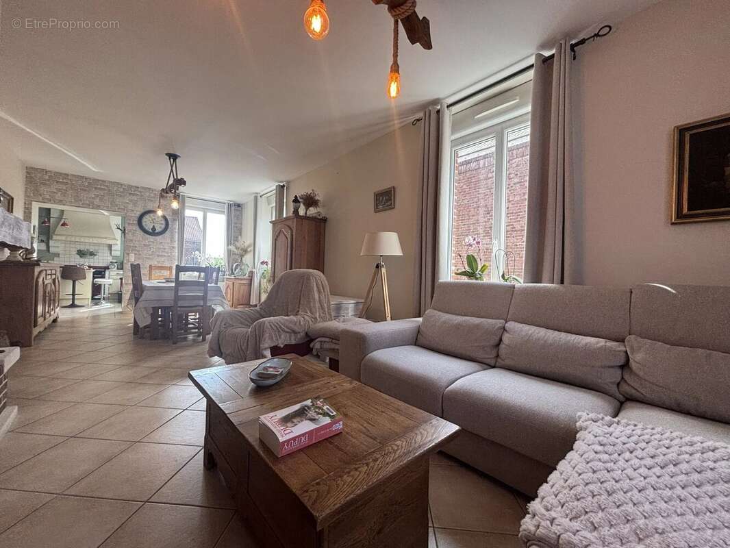 Maison à GOUZEAUCOURT