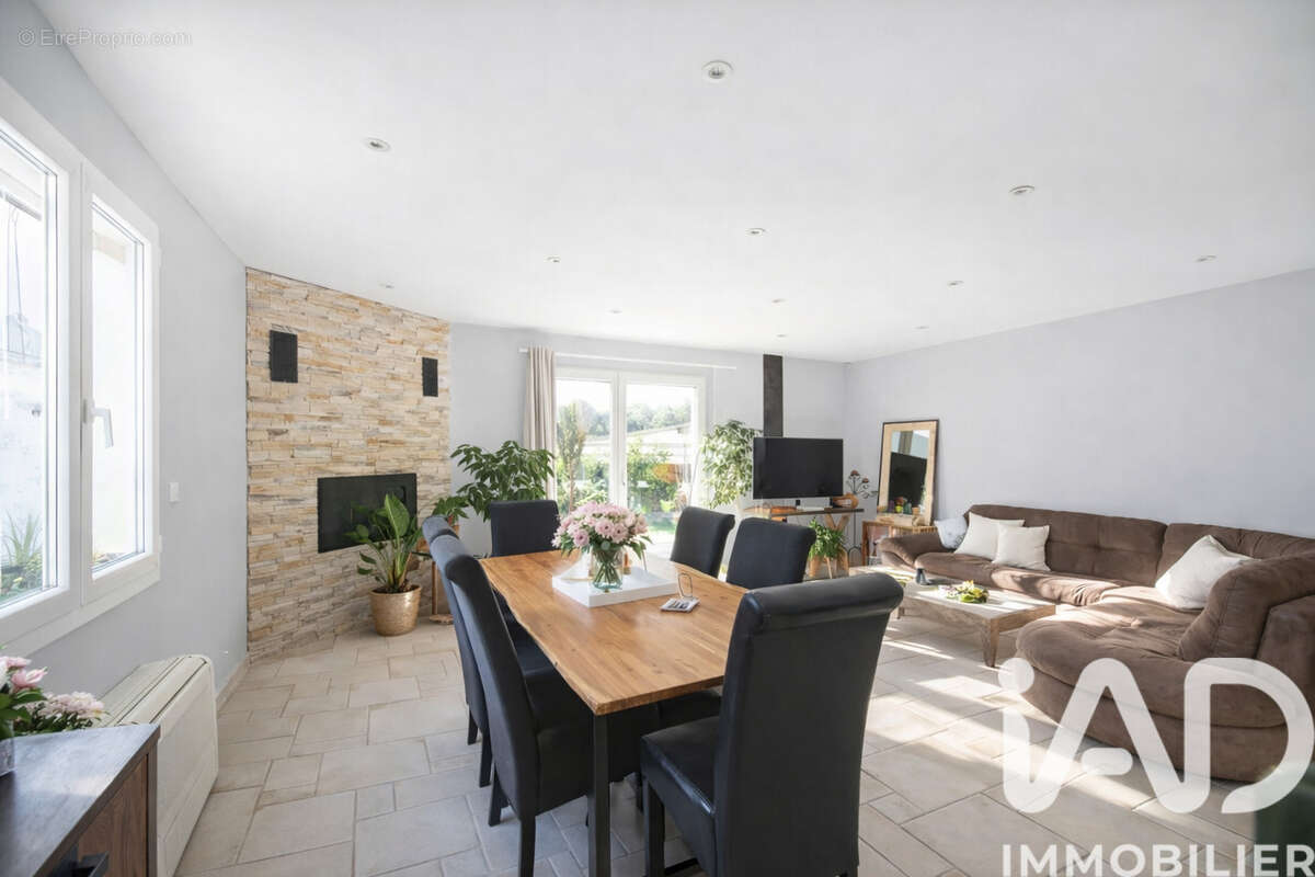 Photo 4 - Maison à LE MARTINET