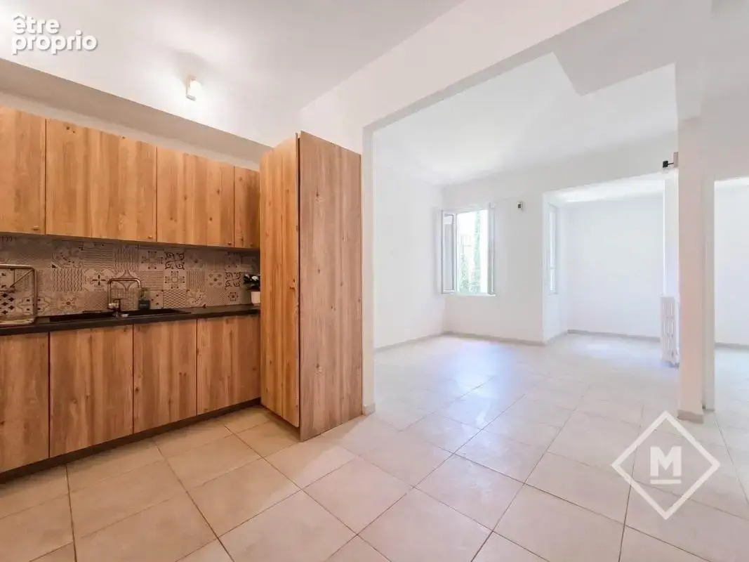 vente appartement T3/4 de 82m² en bon état avec ascenseur, Idéalement situé à Castellane, Marseille 6ème - photo 2