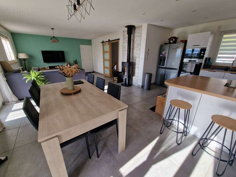 Maison à NEUFCHATEAU