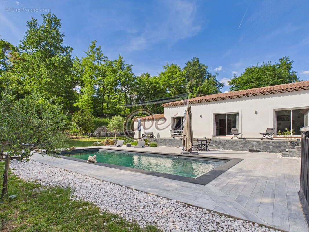 Maison à TOURVES