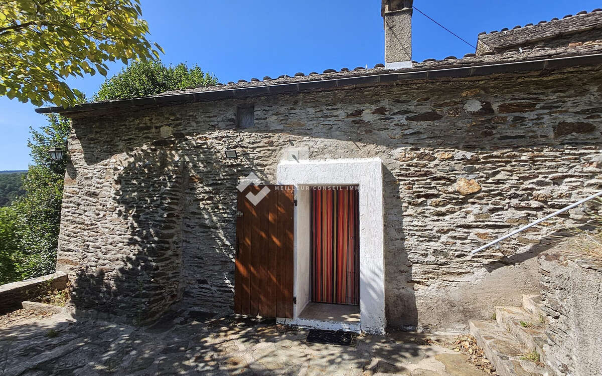 Maison à LE COLLET-DE-DEZE