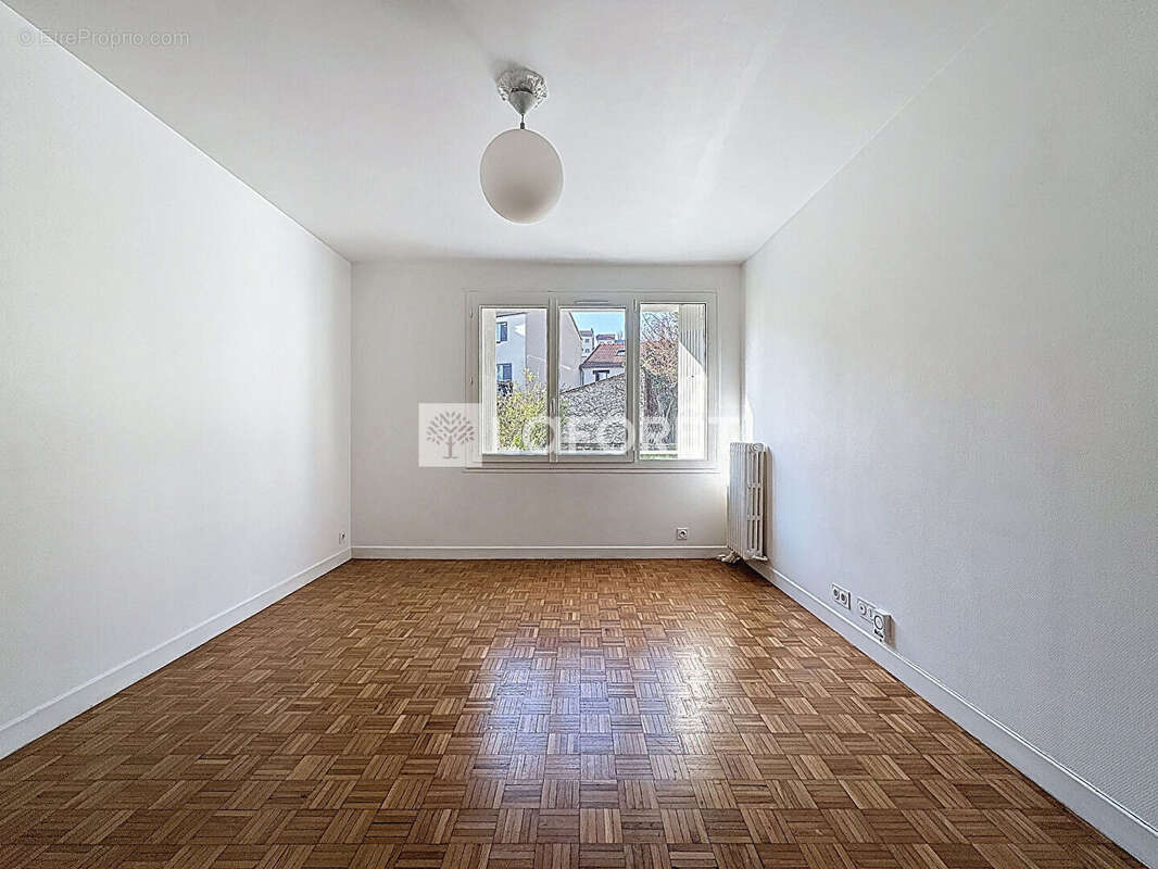 Appartement à SURESNES