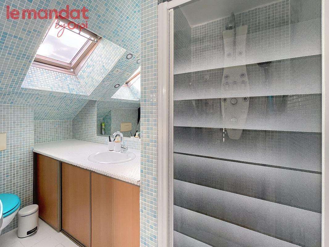 Appartement à JUZIERS