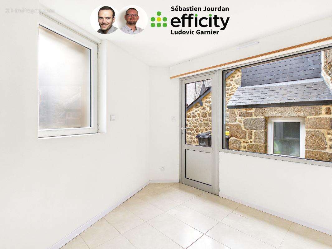 Maison à LOUVIGNE-DU-DESERT