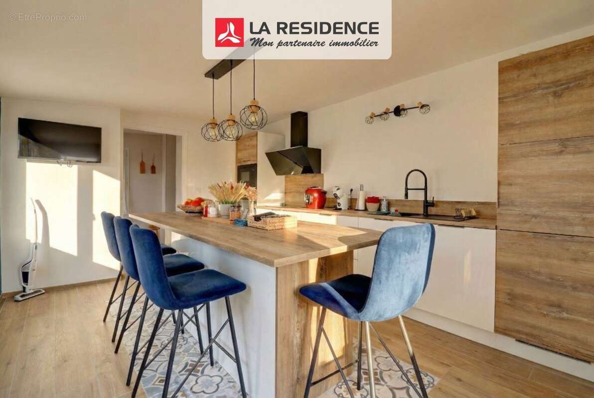 Maison 106 m² à La Chaussee-Saint-Victor  - photo 5