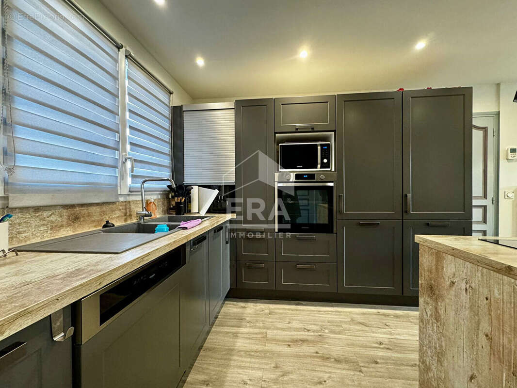 Maison à COMBS-LA-VILLE