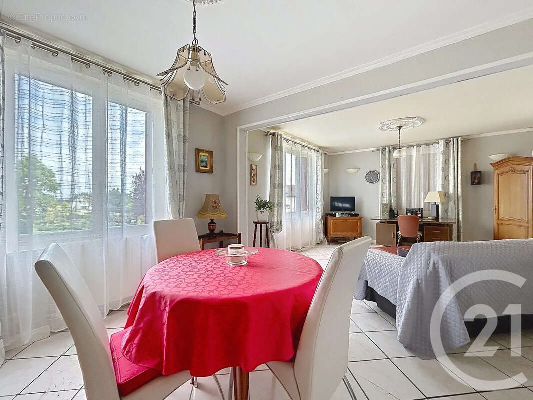 Maison à COMPERTRIX