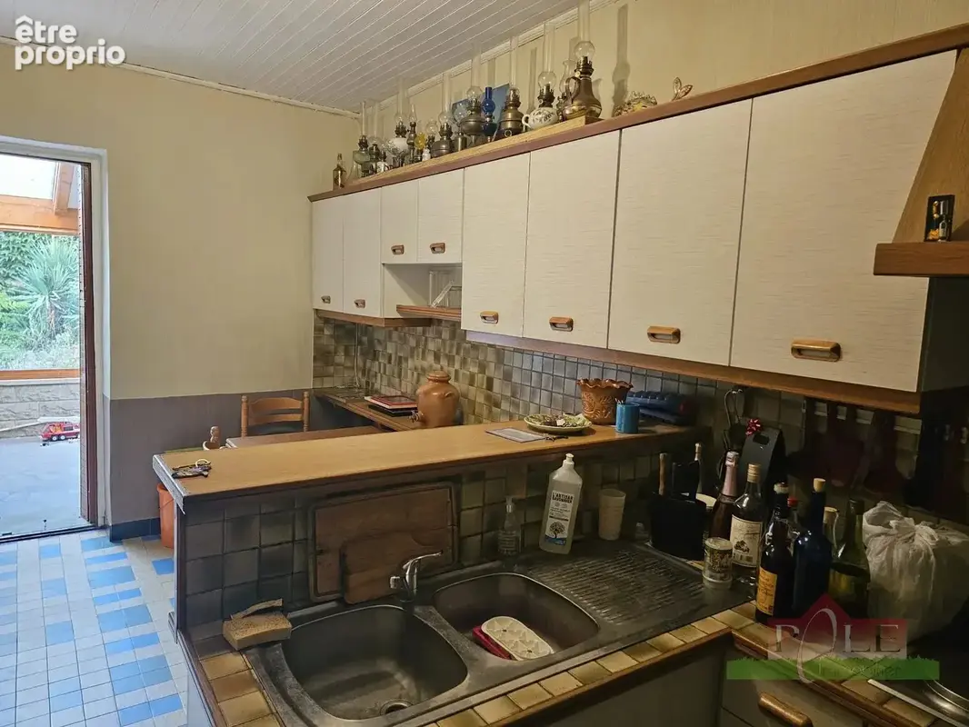 ESTRABLIN, Corps de ferme à rénover  de 149m² avec dépendances de 400 m² aménageables - photo 8