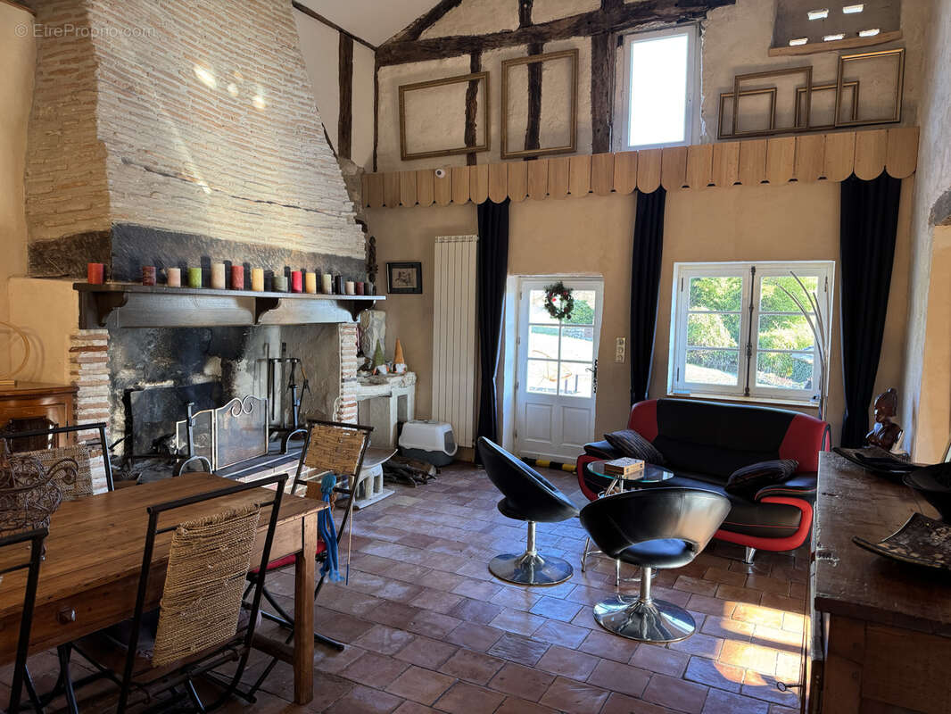 Maison à CASTELJALOUX