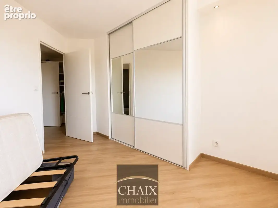 Aubagne   Résidence Les Arpèges : un superbe appartement T4 entièrement rénové, lumineux et prêt à vivre ! - photo 8