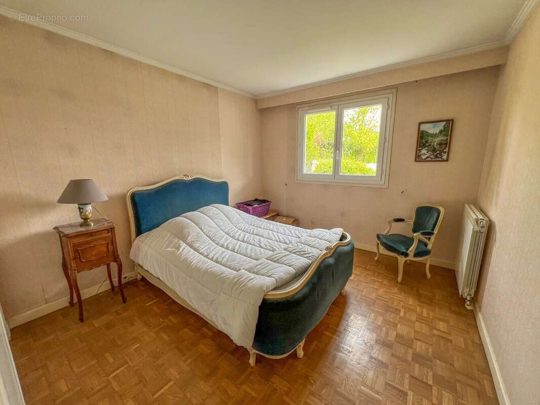 Maison à LE MESNIL-SAINT-DENIS