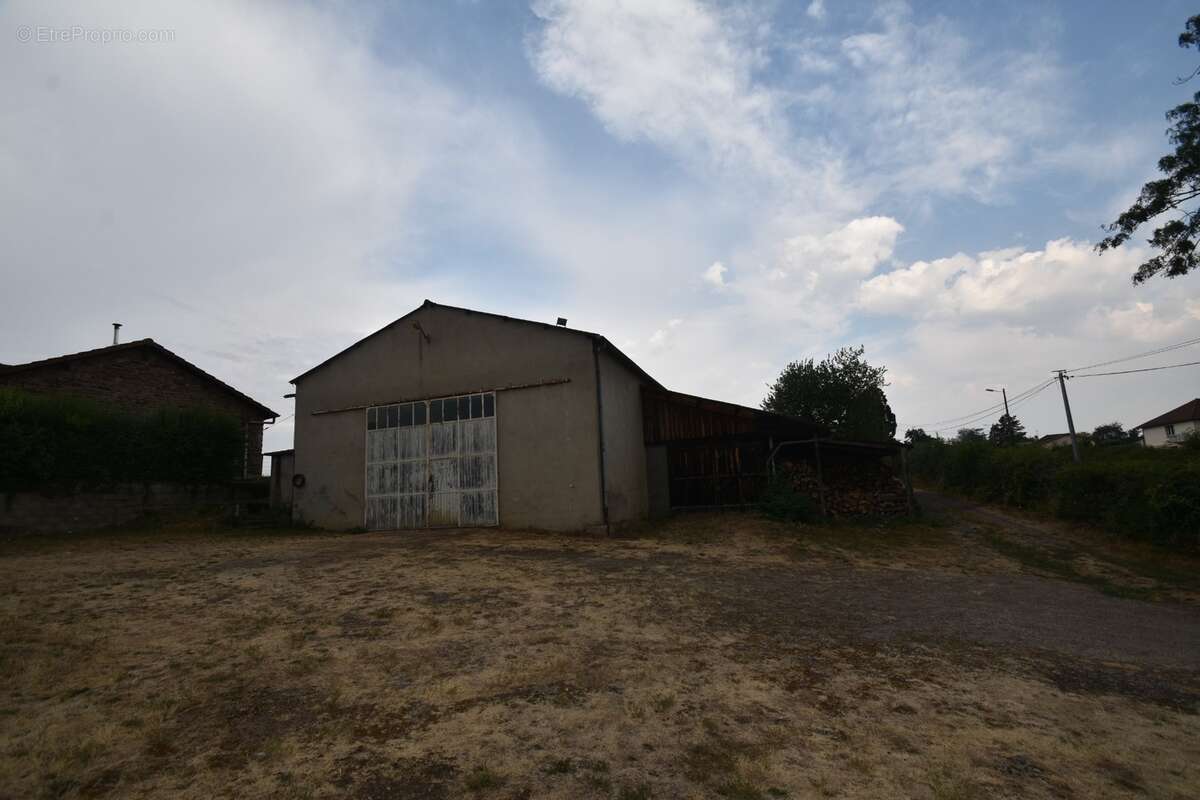 LA CLAYETTE - maison 156m² - avec entrepôt de 210m² sur terrain 3930m² - photo 23