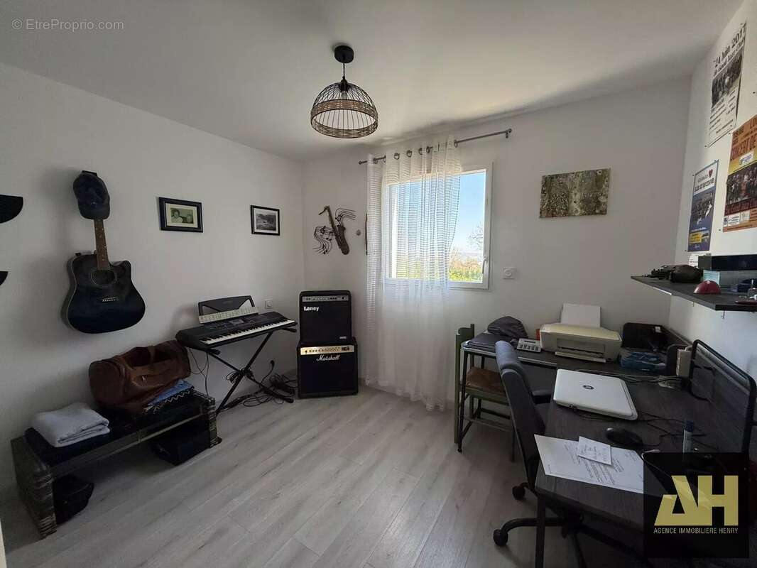 Maison à PLOUGONVELIN