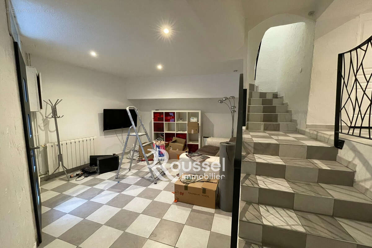Maison à POUSSAN
