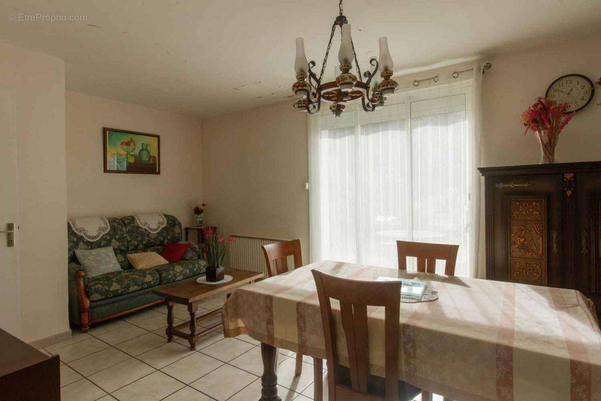 Maison à SAINT-JULIEN-EN-SAINT-ALBAN