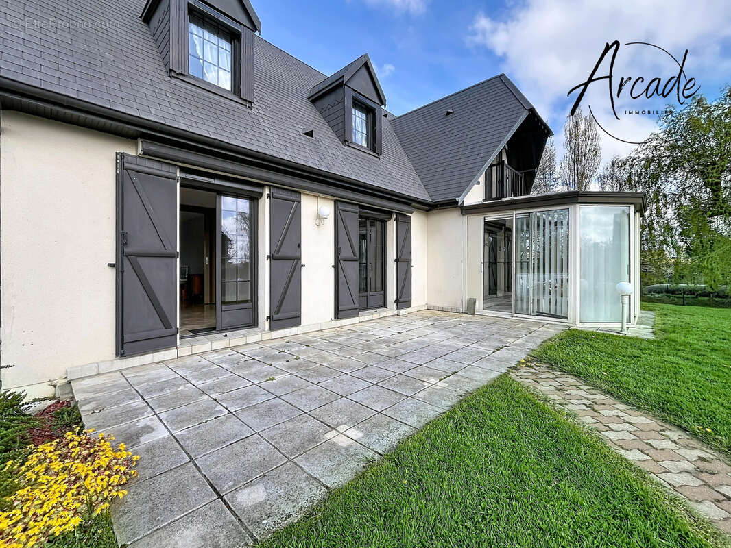 Maison à FONTAINE-LA-MALLET