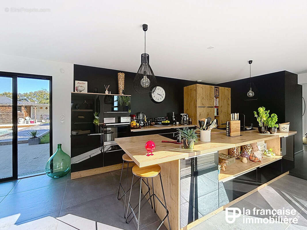 Maison à VERN-SUR-SEICHE