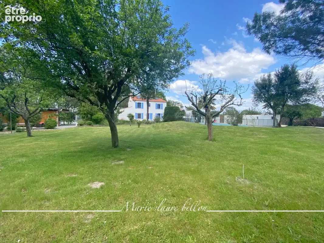 Maison à vendre 7 pièces CHALLANS (85), maison 4 chambres avec véranda, espace détente +piscine, terrain clos de 4730 m2 - photo 3