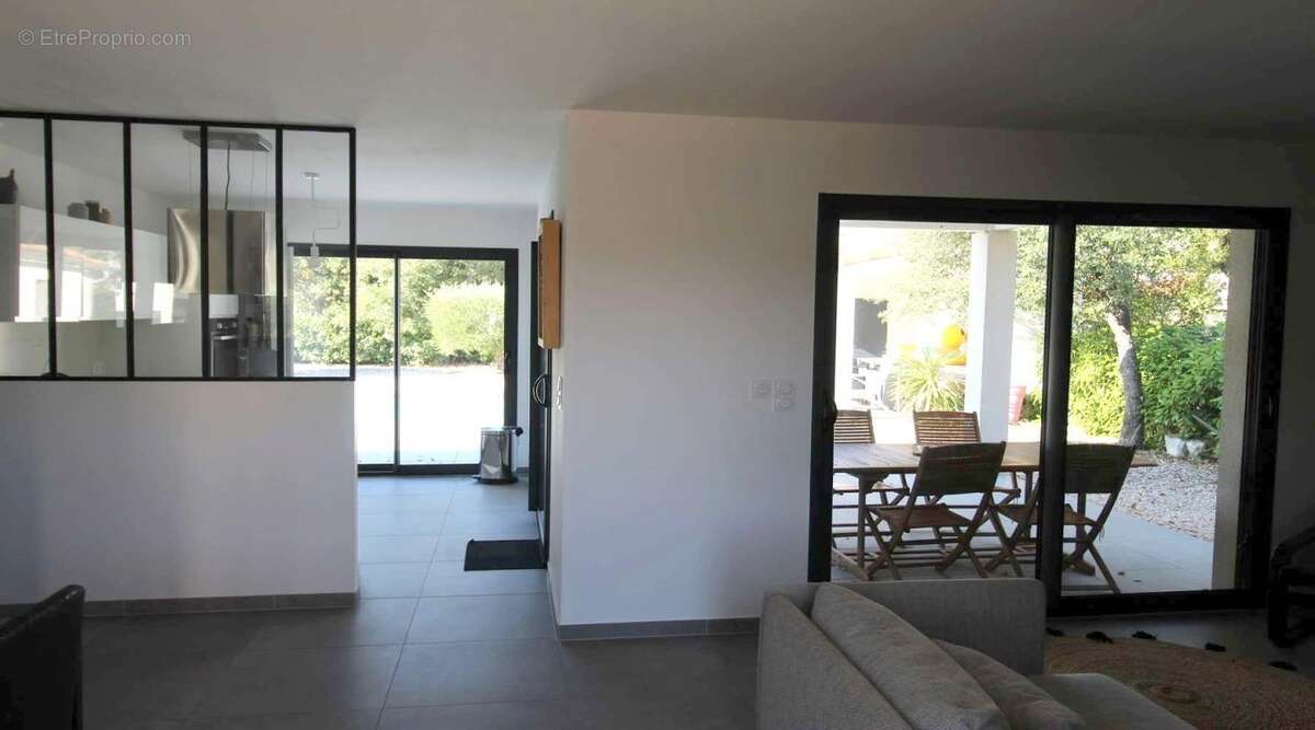 Rare à Méjannes-le-Clap : Villa Contemporaine Plain-Pied (DPE A) avec dépendance et piscine - photo 11