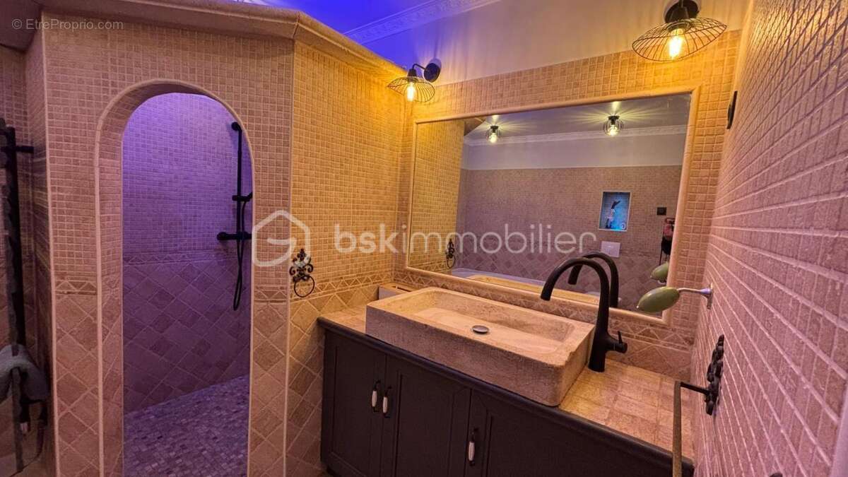 Maison à SAINT-VICTORET