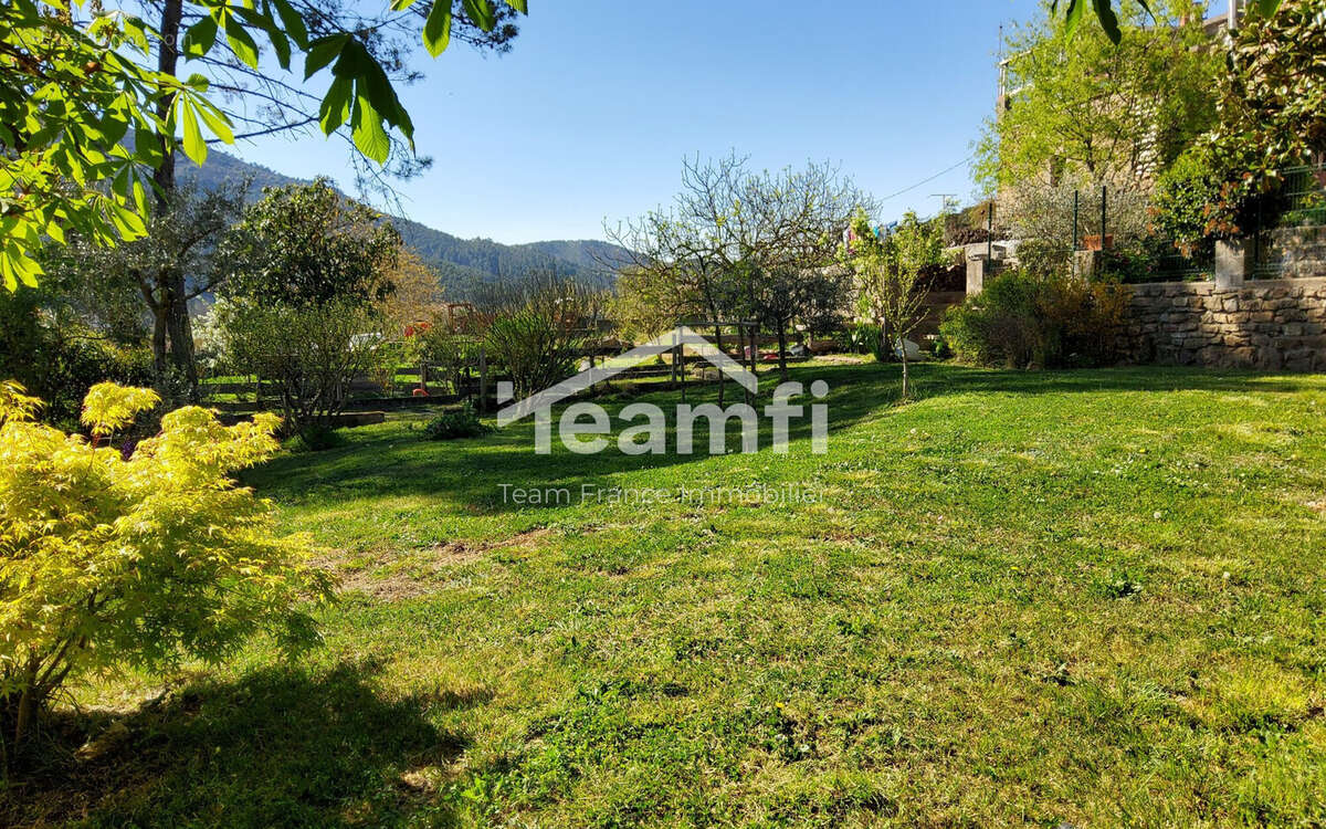 Jardin - Maison à SAINT-FLORENT-SUR-AUZONNET